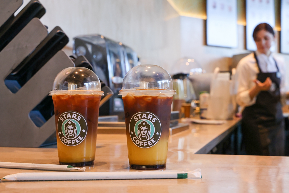 ロシアの舊スタバ店舗が「スターズコーヒー」に改名　モスクワ店がリニューアルオープン