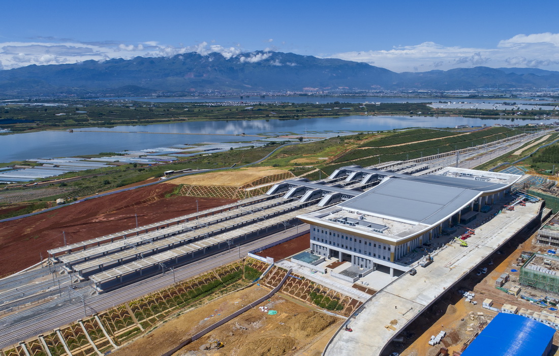 8月24日、紅河駅（ドローンによる撮影）。