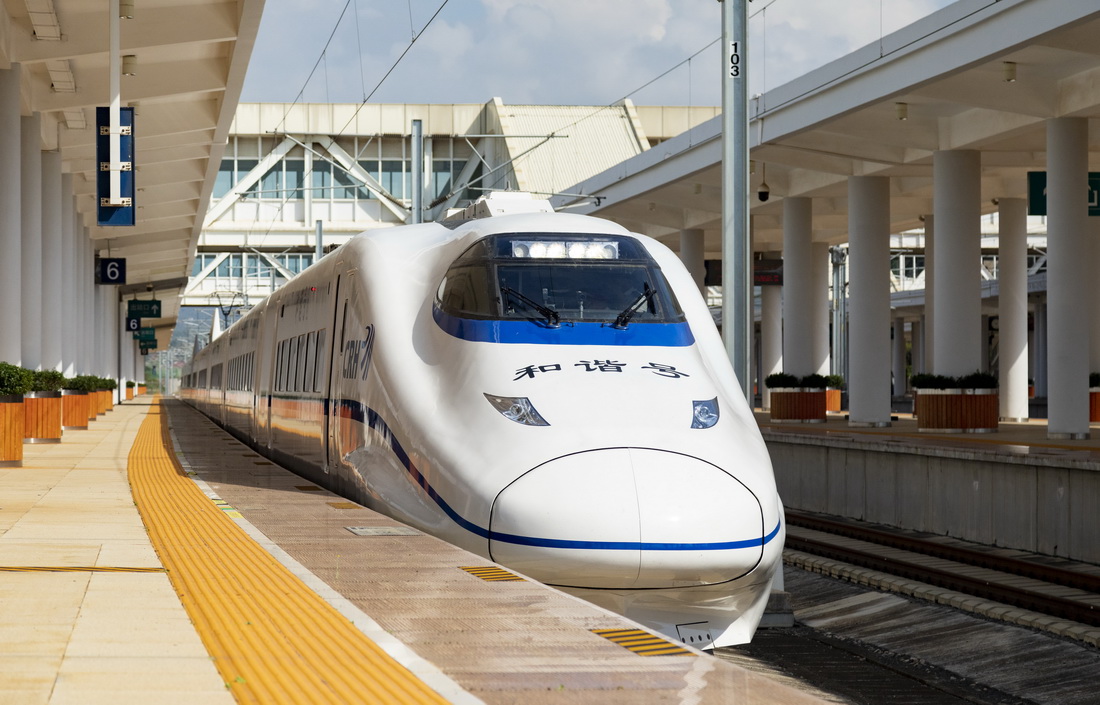 走行試験段階に入った彌蒙高速鉄道　雲(yún)南省