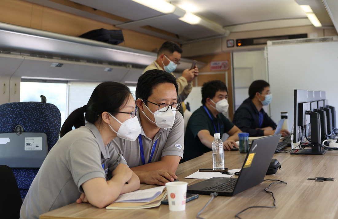 走行試験段階に入った彌蒙高速鉄道　雲(yún)南省
