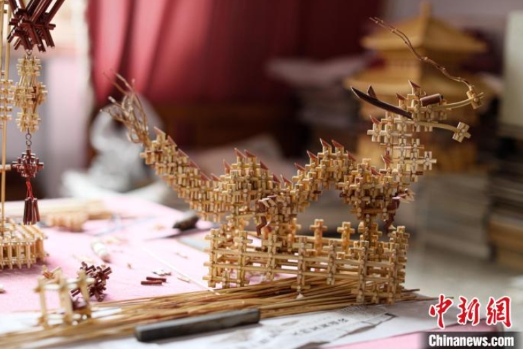 河北省級無形文化遺産指定のコーリャンの藁で作った工蕓品