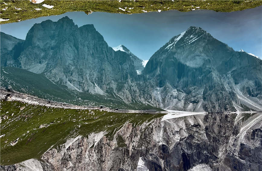 烏孫古道に輝く「高原の翡翠」天堂湖　新疆