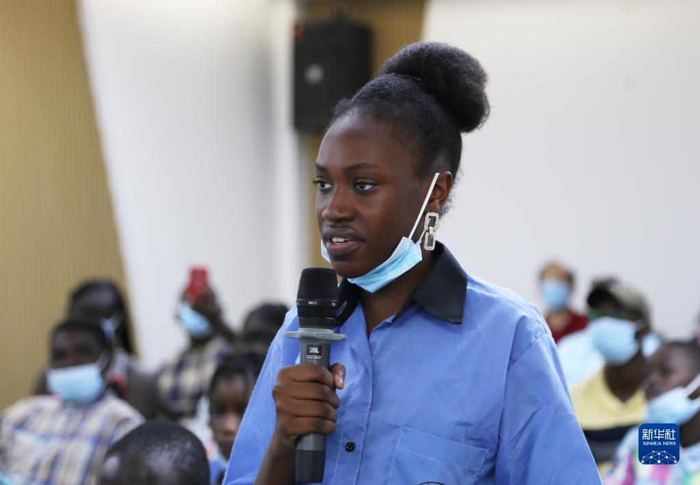 有人宇宙船「神舟14號」乗組員が「天宮」からアフリカの若者と対話