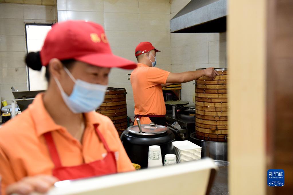 合言葉は「1人前セット」、朝ごはん屋さんの思いやり　安徽省合肥