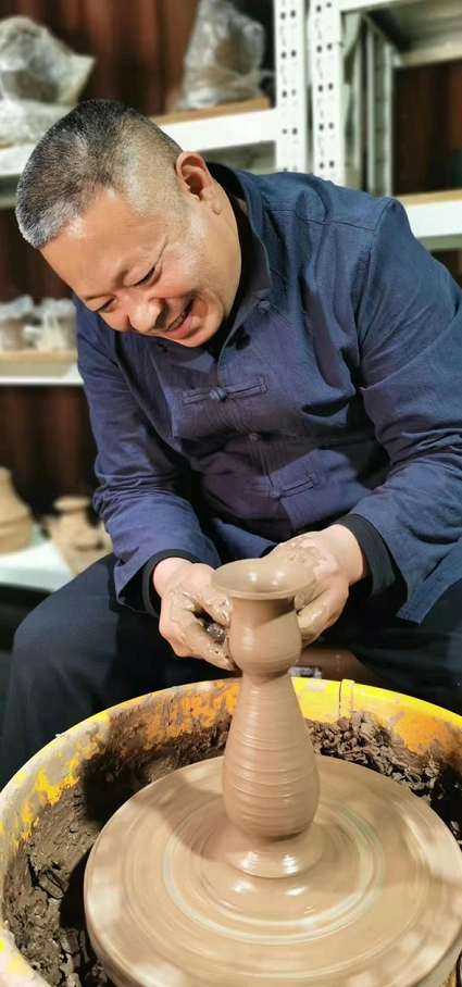 最薄部分0.1ミリ！青島膠州市で「蛋殻黒陶」を「復(fù)活」　山東省