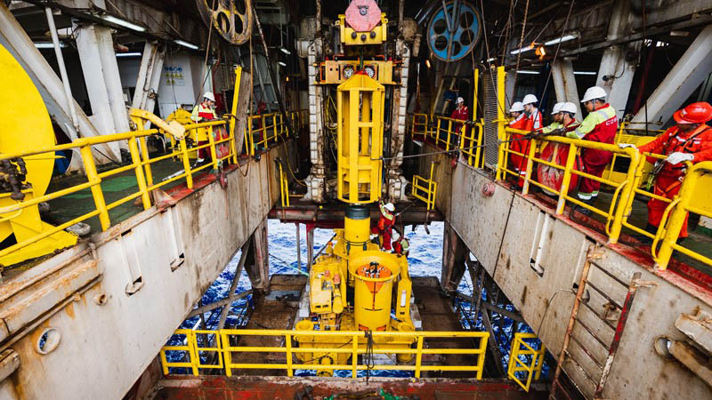 水中サブシーツリーの設(shè)置作業(yè)現(xiàn)場(chǎng)