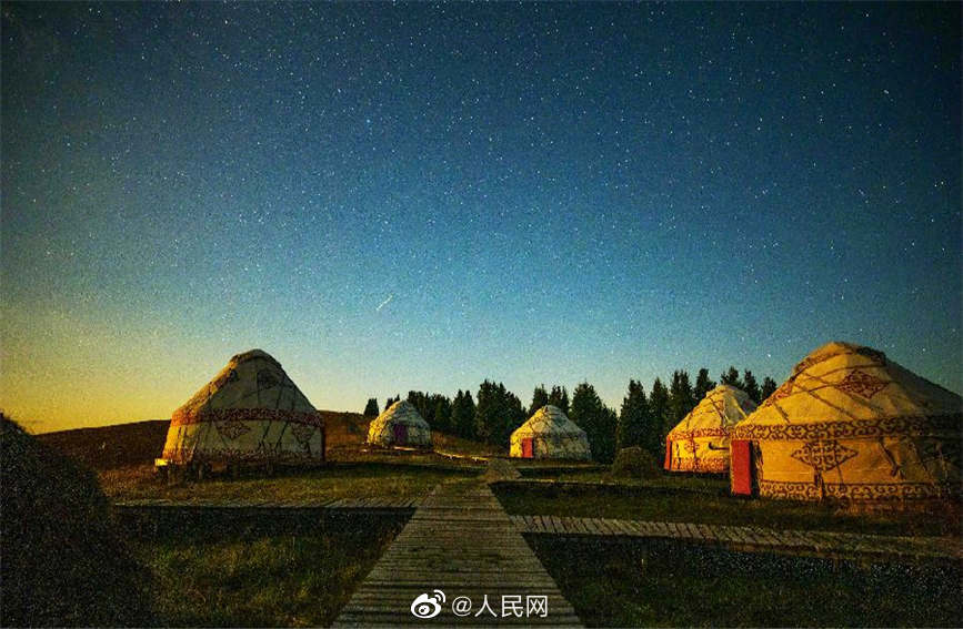 満天の星が美しくきらめく新疆テケス