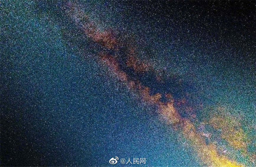 満天の星が美しくきらめく新疆テケス