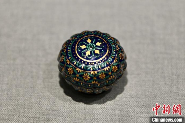 香港中文大學(xué)文物館で清代の広東琺瑯など170點(diǎn)以上を展示