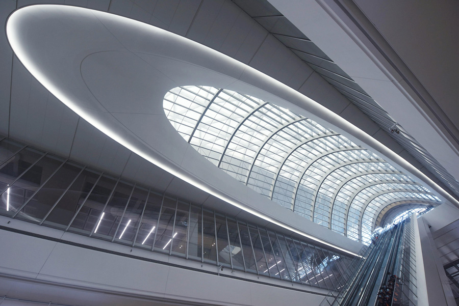 杭州西駅待合ホール（寫真著作権は東方ICが所有のため転載禁止）。