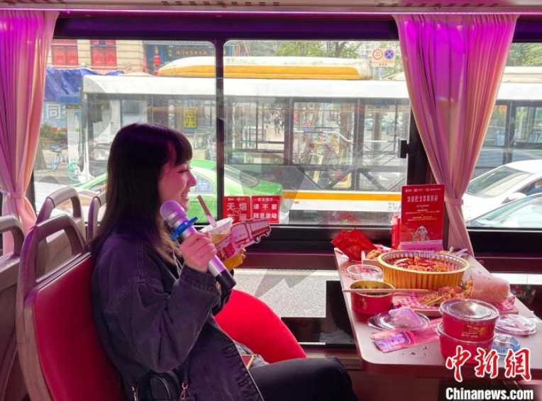 アップグレード版「火鍋バス」登場　四川省成都