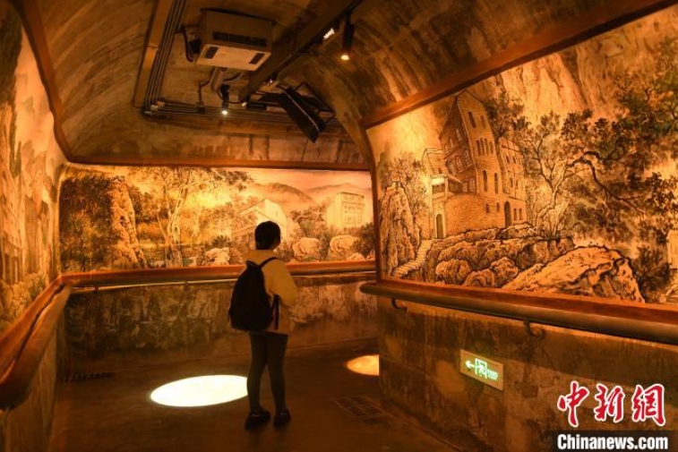 防空壕がアートスペースに変身？遊歩道はまるで「タイムトンネル」　重慶