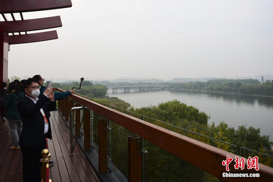 第20回黨大會プレスセンターが國內外報道関係者の見學?取材活動を実施　北京