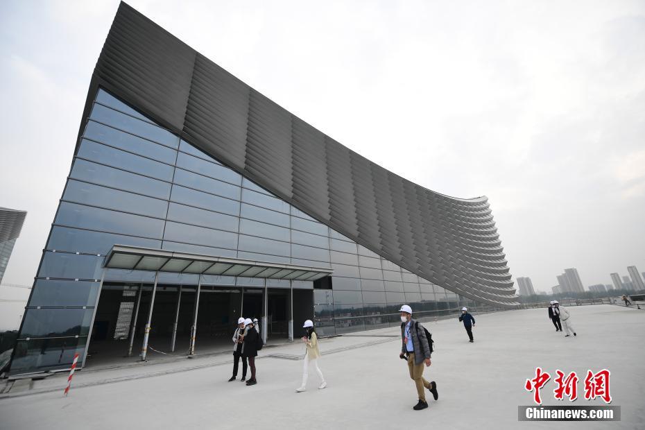 第20回黨大會(huì)プレスセンターが國(guó)內(nèi)外報(bào)道関係者の見(jiàn)學(xué)?取材活動(dòng)を?qū)g施　北京