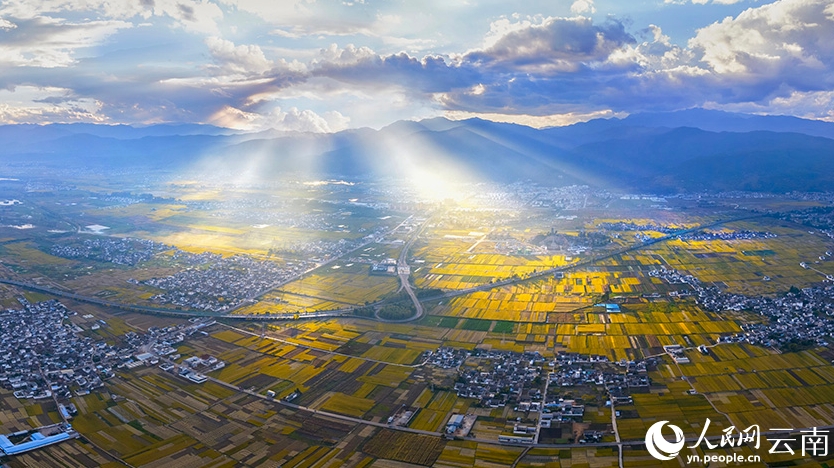 晩秋が織りなすカラフルな田園風景　雲(yún)南省剣川