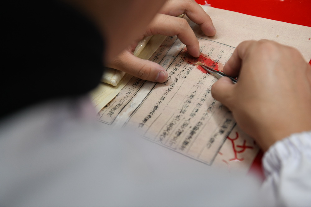 中醫(yī)學(xué)の古書を保護し、文化の燈を継承　安徽省