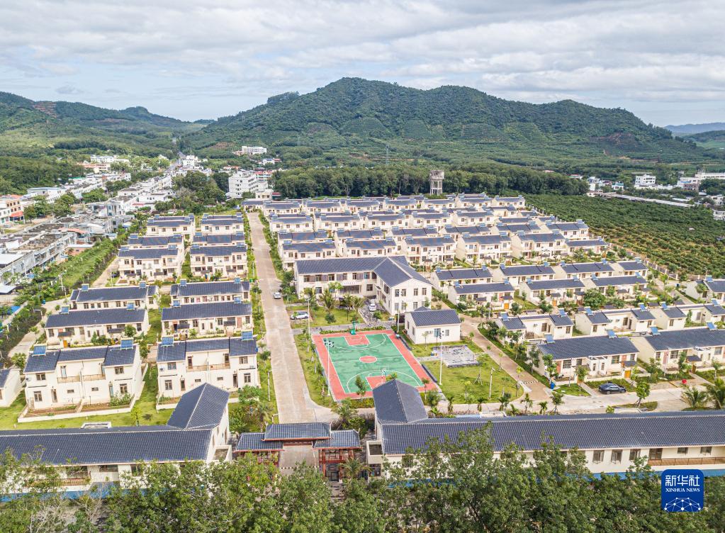 生態(tài)系保護(hù)のための移転で新生活をスタートした苗族の人々　海南省東方