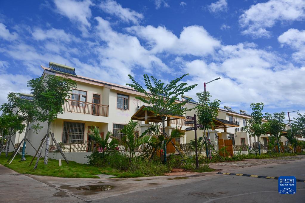 生態(tài)系保護(hù)のための移転で新生活をスタートした苗族の人々　海南省東方