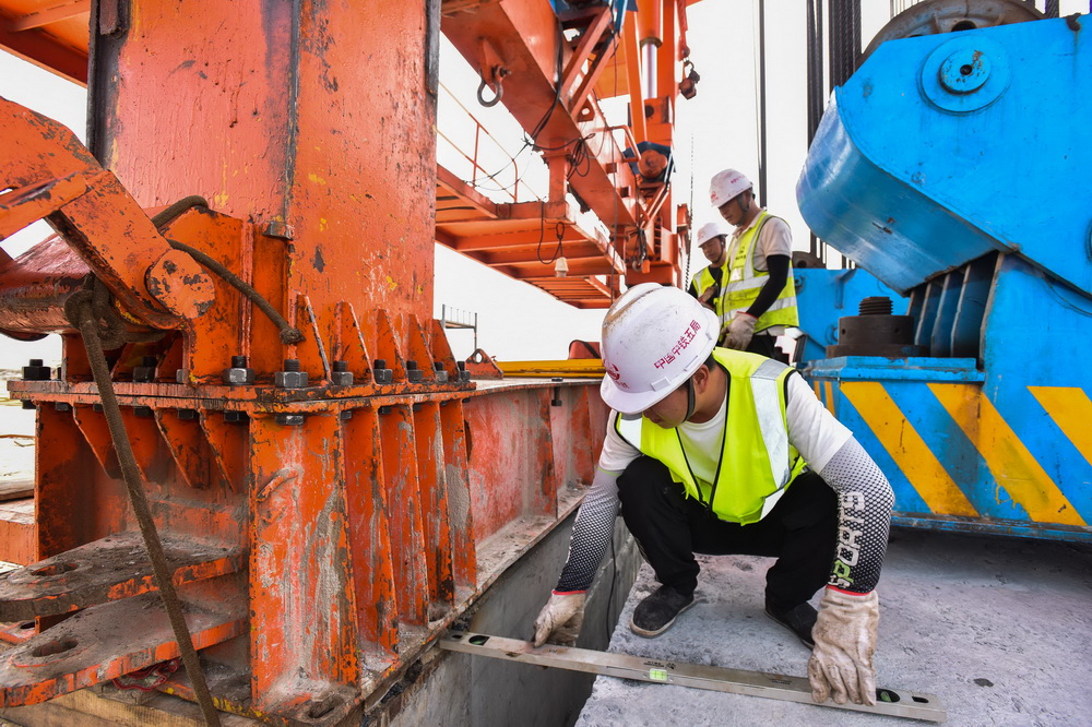 広汕鉄道、全線の箱桁架設(shè)工事が完了　広東省