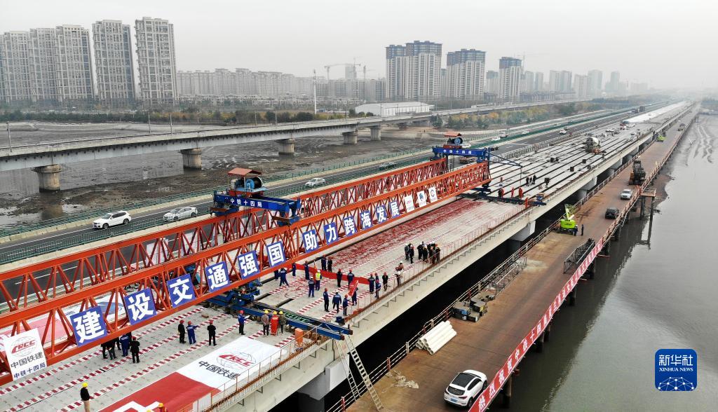 青蘭高速道路に海峽橫斷レーン8車線が新たに追加　山東省青島