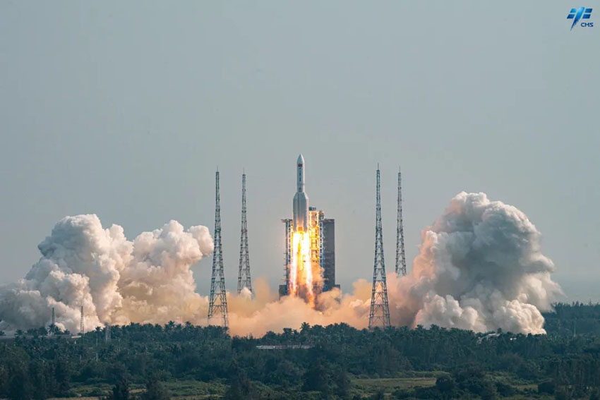宇宙ステーションの実験モジュール「夢天」を搭載したキャリアロケット「長征5號B遙4」が、10月31日午後3時37分に打ち上げられた。