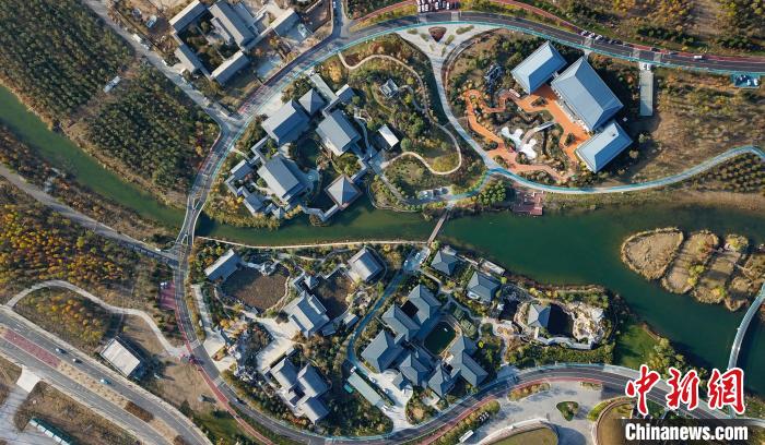 上空から撮影した秋ムード満點の雄安新區(qū)　河北省