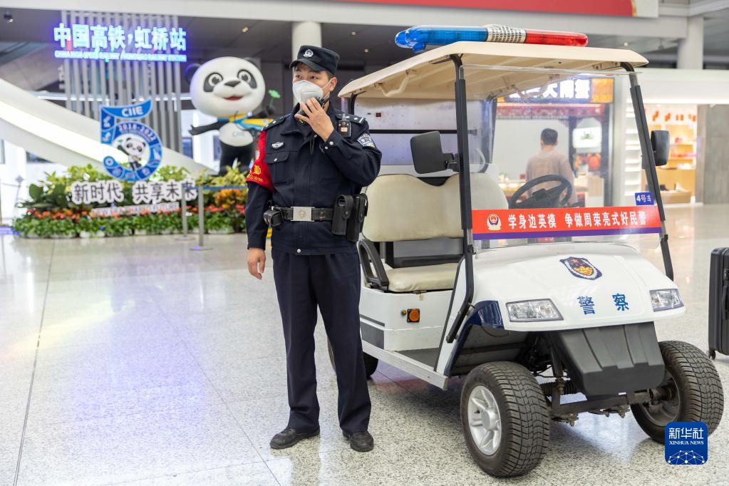 第5回輸入博開幕に向けて準(zhǔn)備作業(yè)を萬全に整えた上海虹橋駅