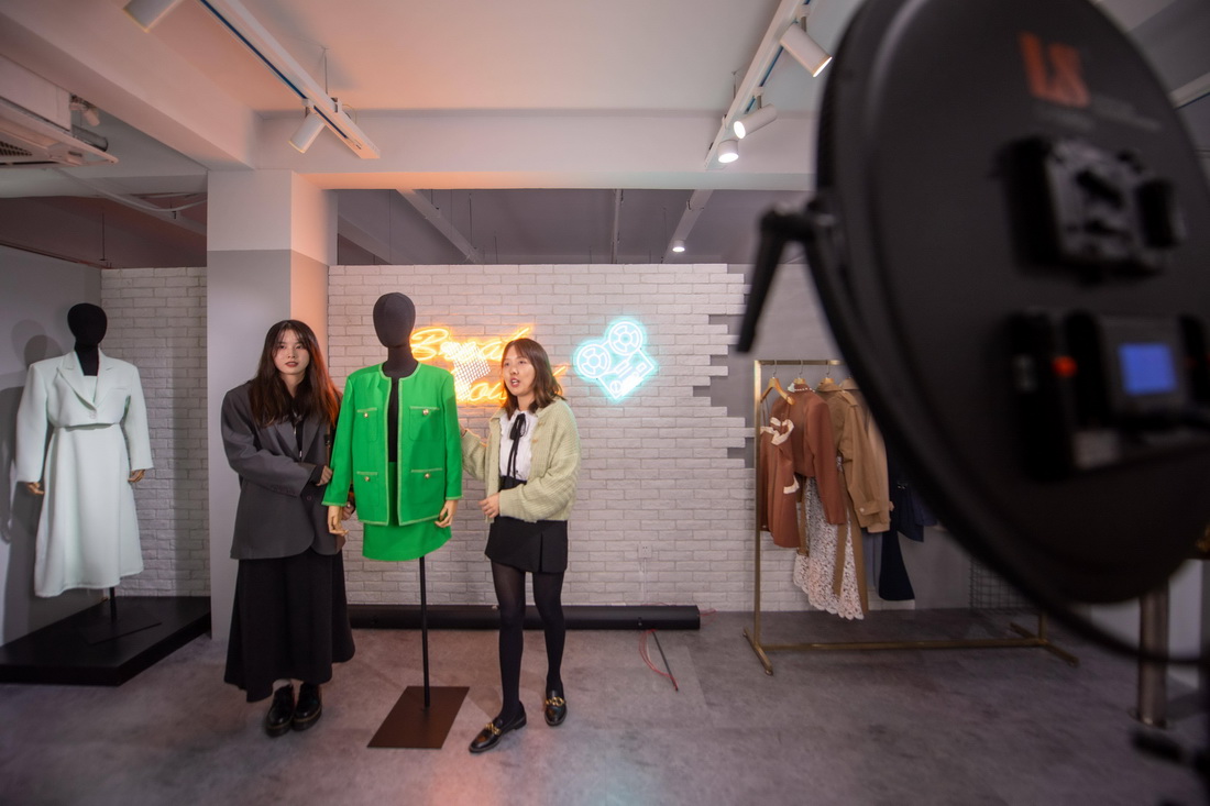 絹から布地、衣類までカバーする「國際紡績都市」　浙江省柯橋