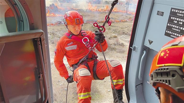 西蔵初の航空緊急救援分隊が発足
