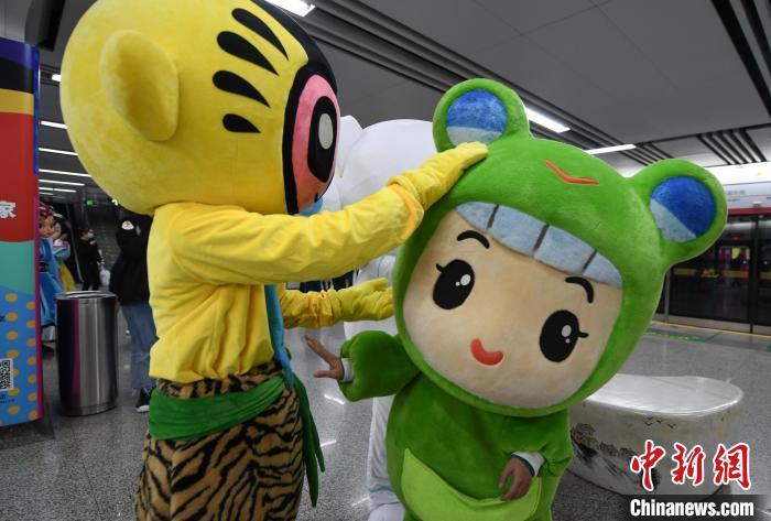 アニフェス開催控え、地下鉄に特別車両が登場！ 杭州