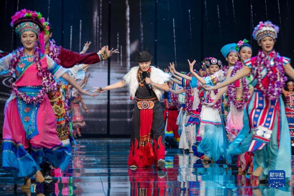 「シルクロード雲(yún)裳?七彩雲(yún)南2022年民族賽裝文化フェスティバル」が開幕　雲(yún)南省