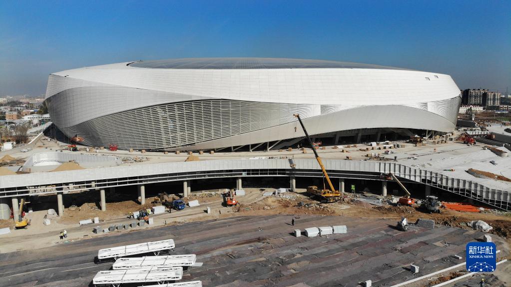 完成近づく最大収容人數(shù)5萬人のサッカースタジアム　山東省青島