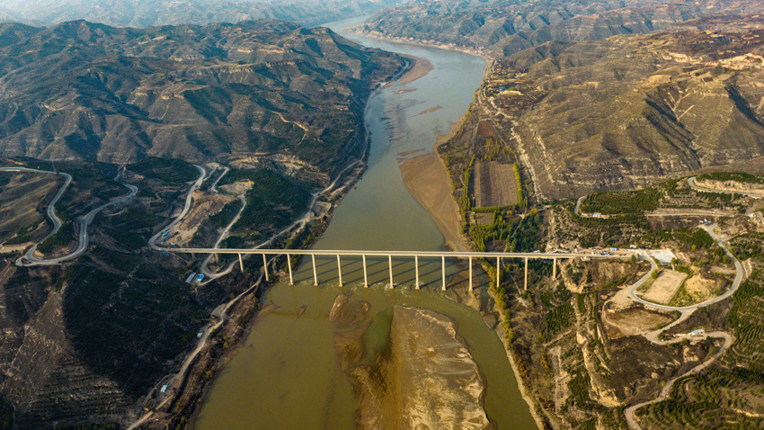 観光道路「黃河1號(hào)」沿線に広がる美しい風(fēng)景　山西省臨汾