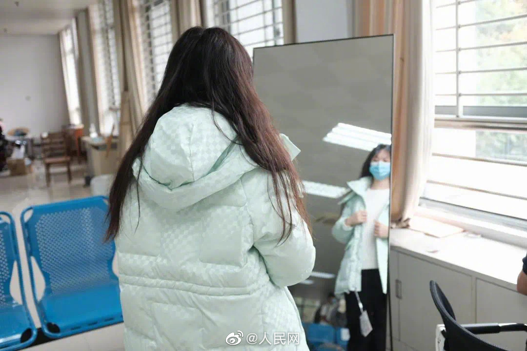 心も體もポカポカ？大學(xué)が困窮學(xué)生にダウンを無(wú)償配布　湖北省武漢