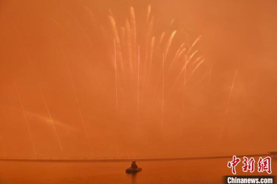 第1回長沙市観光発展大會に華を添えるドローンショー　湖南省