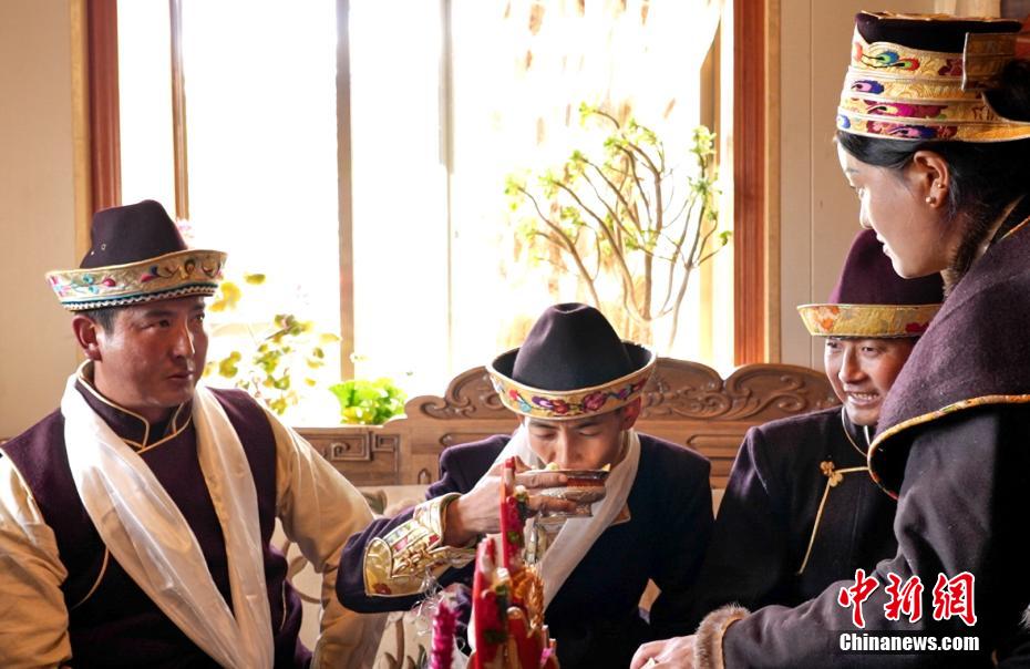 チベット暦「工布新年」を迎えた林芝　西蔵