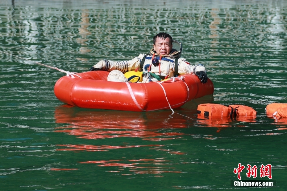 有人宇宙船「神舟15號」の乗組員、訓練中の様子が公開