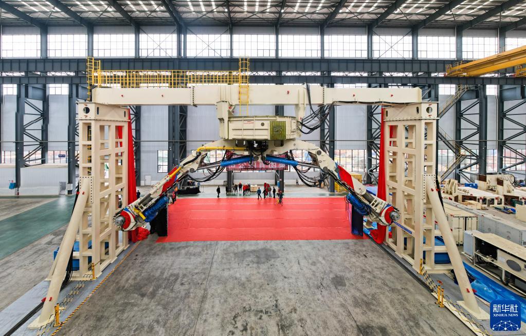 超大型直徑立坑掘進機「夢想號」、湖南省長沙市でラインオフ