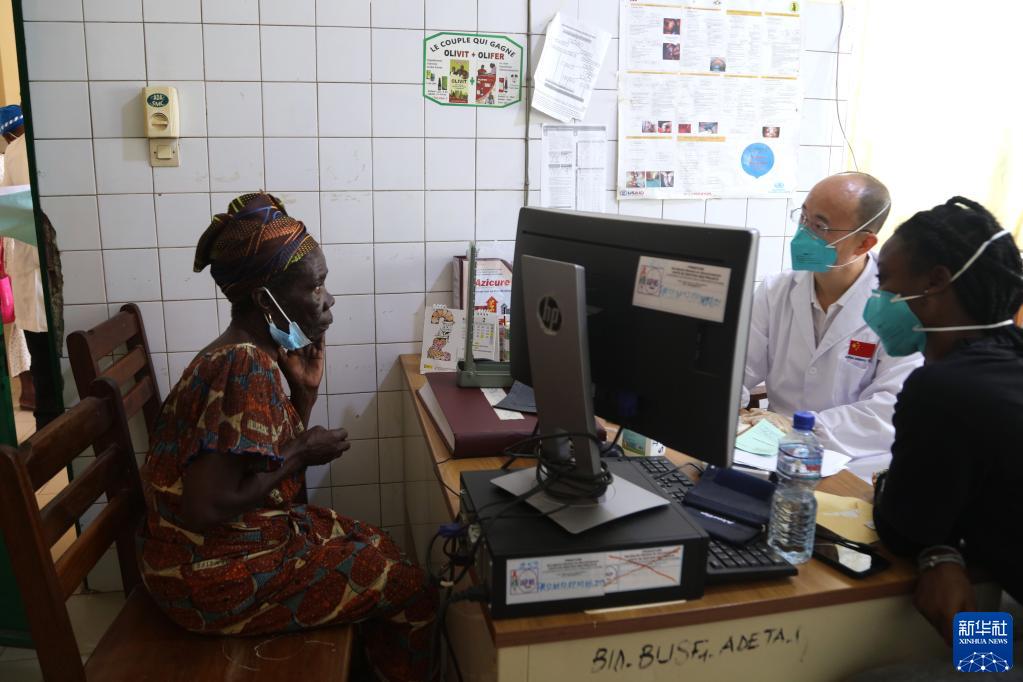 中國トーゴ支援醫(yī)療チームがボランティア醫(yī)療活動を?qū)g施