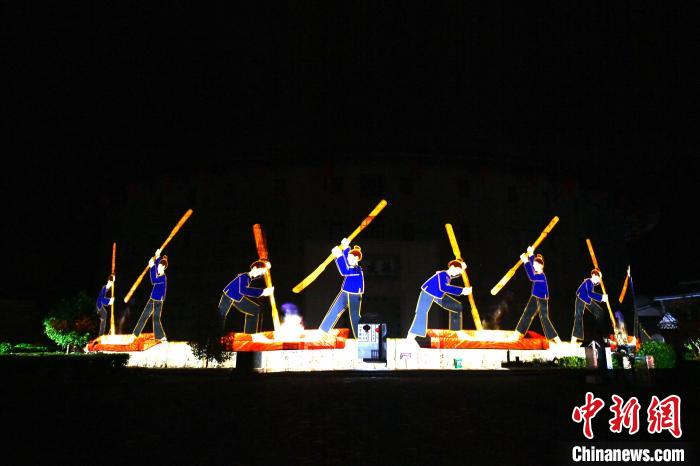 土樓の沒(méi)入型観光ナイトツアーが登場(chǎng)　福建省永定