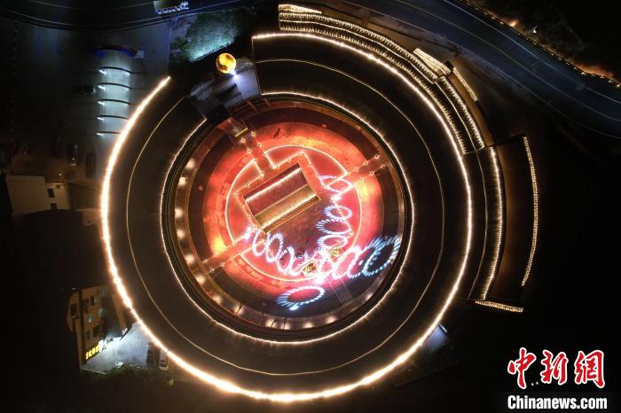 土樓の沒入型観光ナイトツアーが登場(chǎng)　福建省永定