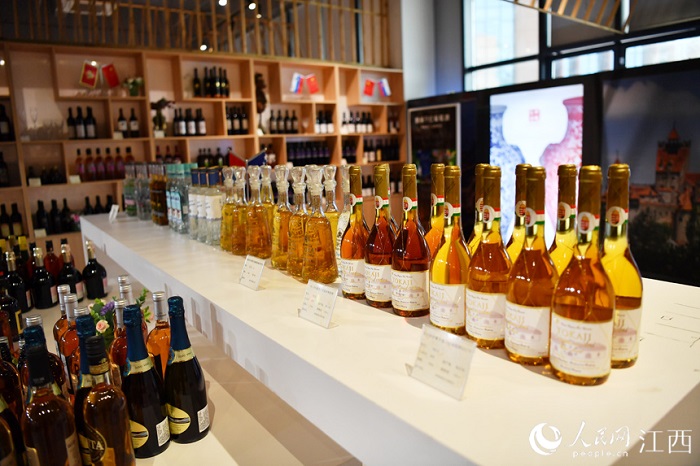 80數(shù)ヶ國の輸入商品が集まる江西省贛州市