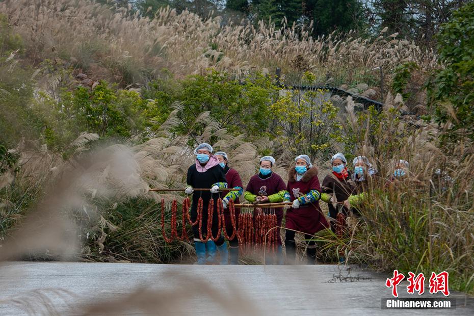 干し肉の香り漂う山間の村　重慶市萬州區(qū)