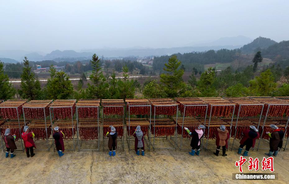 干し肉の香り漂う山間の村　重慶市萬州區(qū)