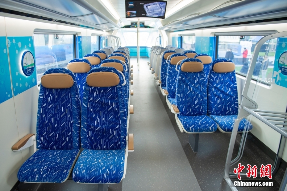 最高速度160km/h　世界初の水素エネルギー市內列車が成都に登場