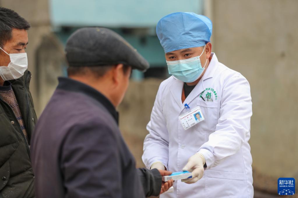 山村住民の健康守る「移動醫(yī)療サービス隊」　貴州省