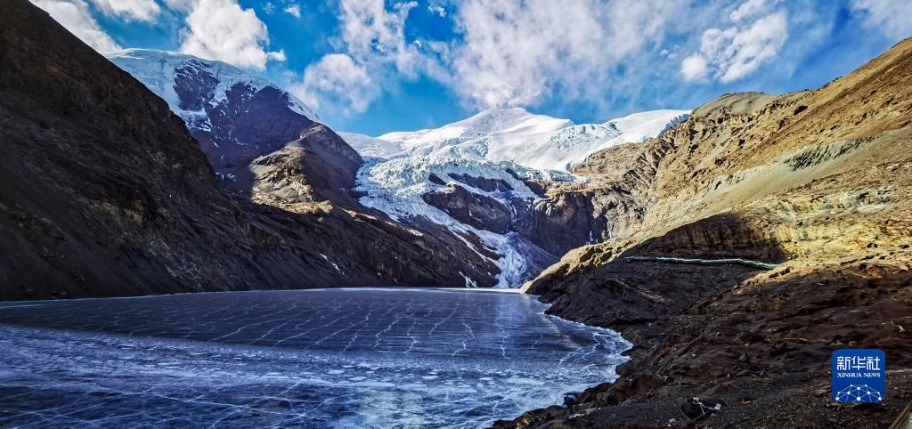 どこまでも青く、美しい冬の湖?崗布錯　西蔵自治區(qū)