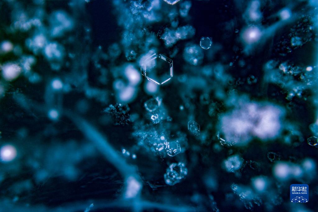 どこまでも青く、美しい冬の湖?崗布錯　西蔵自治區(qū)