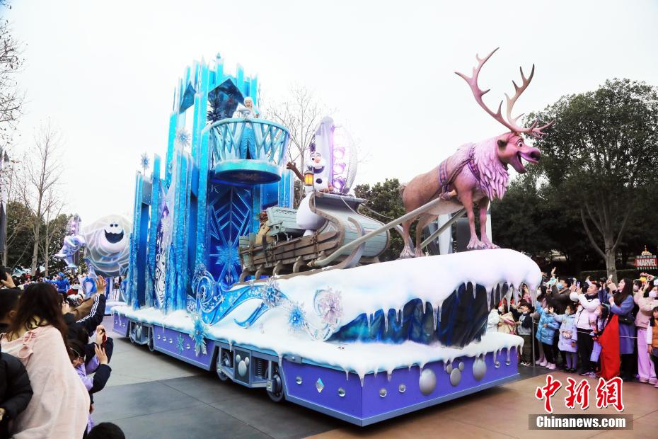 人気を集める上海ディズニーの「ウィンター?マジック?パレード」