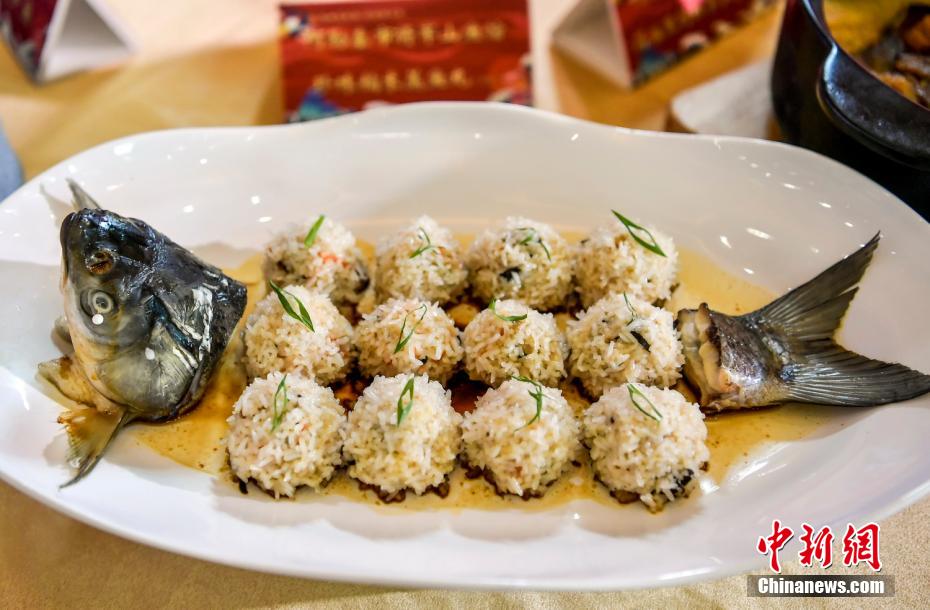 主役は地元の天然魚(yú)！「烏倫古湖の冷水性魚(yú)料理コンテスト」　新疆